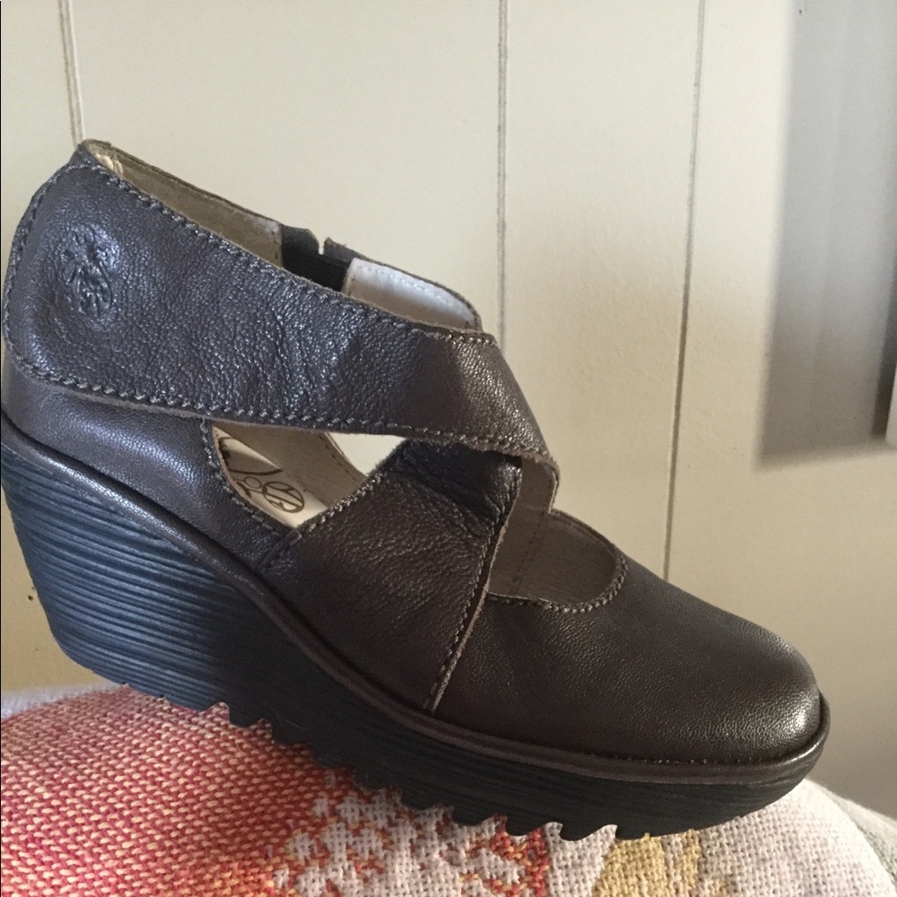 Fly London Mary Jane crisscross strap Size 36